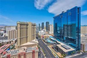 Nespecifikovaný výhled na destinaci Las Vegas nebo výhled na město při pohledu z apartmánu