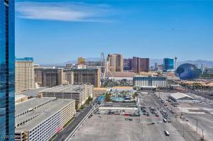 Nespecifikovaný výhled na destinaci Las Vegas nebo výhled na město při pohledu z apartmánu