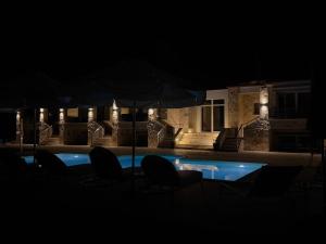 Πισίνα στο ή κοντά στο Eleonas Suites