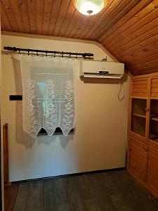 Kuchyň nebo kuchyňský kout v ubytování Vikendica Kod Čake,Subotica