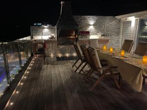 Bazén v ubytování The Red Cloud Villa with Incredible Ocean View !!!! nebo v jeho okolí