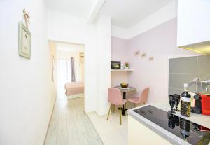 Kuchyňa alebo kuchynka v ubytovaní Apartments Talija Podgora