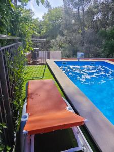 Bazén v ubytování Relax House Barcelone nebo v jeho okolí