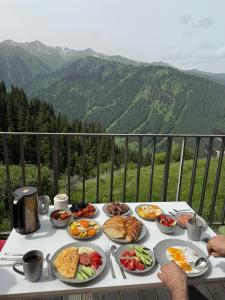 Cibo presso lo chalet o nelle vicinanze