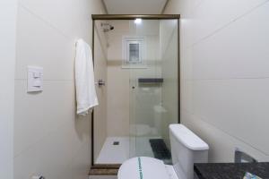 Koupelna v ubytování Apê novo a 1 min da Rua Coberta perfeito + 35 fotografií