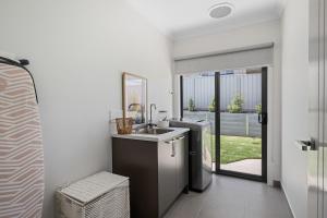 صورة لـ Leneva Spacious & Stylish Stay في Leneva +6 صور