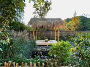 Aed väljaspool majutusasutust Zhejiang Anji Xiaoshe B&B Near Zhejiang North Grand Canyon Deep Creek Canyon Rafting Jiangjunguan Rafting Wind Paragliding Zhangli Ancient Road Longwangshan Scenic Area