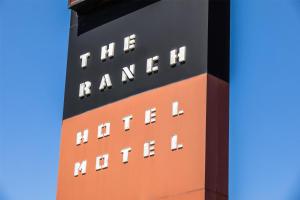 Nightcap at the Ranch Hotel的证书、奖牌、标识或其他文件