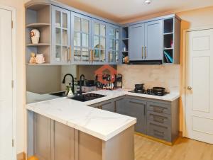 Kuchyň nebo kuchyňský kout v ubytování Luxury 3BR MOI Apt with Pool Wi-Fi Netflix by 2ndHome