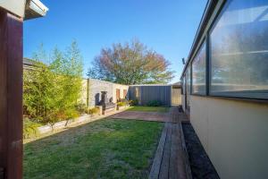 Κήπος έξω από το Modern 4BR Family Home in Tarneit Spacious Retreat +16 φωτογραφίες