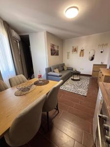 Posezení v ubytování Sunrise apartments Becici