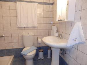 Koupelna v ubytování Maro Suites