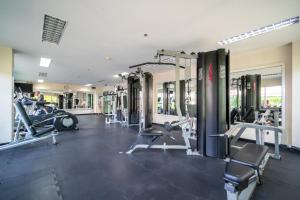 Fitnes centar i/ili fitnes sadržaji u objektu 芭东 19243 两卧泳池公寓 近Bangla 班赞夜市 江西冷购物商场