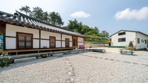Gangneung ggabinejip hanok pension