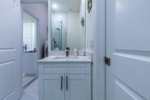 Koupelna v ubytování Available Unit in Ft Myers + 21 fotografií