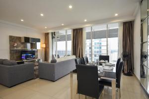 Kuchyň nebo kuchyňský kout v ubytování Encorp Marina Suites by Nest Home at Puteri Harbour