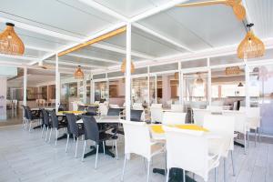 Reštaurácia alebo iné gastronomické zariadenie v ubytovaní BJ Playamar Hotel & Apartamentos