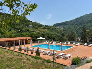 Bazén v ubytování Hotel Chateau Iveri nebo v jeho okolí