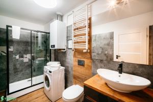 Ένα μπάνιο στο SILESIAN ATTIC Centrum AC Parking by stayly