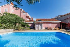 Πισίνα στο ή κοντά στο Villa Apolonija