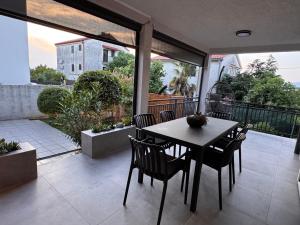 Balkón alebo terasa v ubytovaní Apartments Jakobi by El-Pi Tours