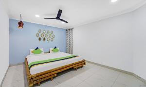 Signature Grande Pondicherry客房内的一张或多张床位