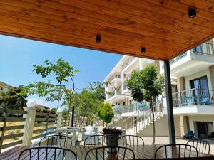 Balkón nebo terasa v ubytování Theano Luxury Suites Nikiti