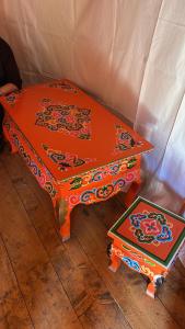 Katil atau katil-katil dalam bilik di Yourte Mongole En Normandie