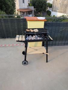 Εγκαταστάσεις μπάρμπεκιου για όλους τους επισκέπτες του ξενώνα