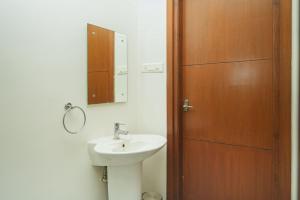 Imagen de la galería de Stayzin Service Apartments, en Hyderabad 33 fotos más