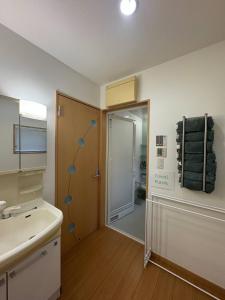 حمام في 5 Minutes Train to Haneda Airport 2 Bedrooms 5 Beds Fully Equipped 2 Story Private House