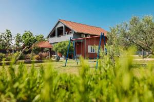Ogród w obiekcie Villa Chervil ZadarVillas