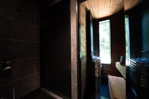 Chic Sauna Cabin Near the Sea - VUHIN Cabin Nº06にあるバスルーム +54枚の写真