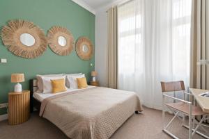 Posteľ alebo postele v izbe v ubytovaní Golden Market Square - 3Rooms, 90m2 of Comfort & Quiet - AS HOME Apartamenty R502