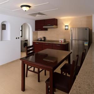 A kitchen or kitchenette at Marina Resort Port Ghalib, a member of Radisson Individuals