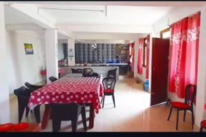 Χώρος καθιστικού στο Satyam Homestay