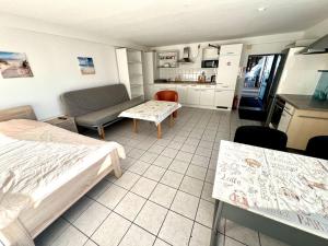 Η κουζίνα ή μικρή κουζίνα στο Wohnung mit 4 Betten in Karben