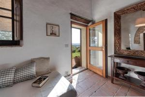 Foto sihtkohas Monte Antico asuva majutusasutuse Country House Art and Garden galeriist