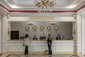 Лобби или стойка регистрации в Stadium Park Hotel +90 фотографий