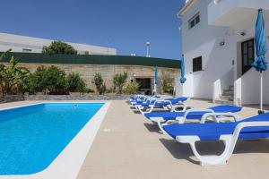 Bazén v ubytování Apart Quinta dos Martins - swimming pool - BY BEDZY nebo v jeho okolí