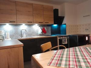 Kuchyň nebo kuchyňský kout v ubytování Ferienhaus zur Birke