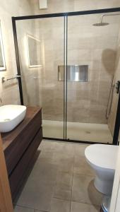 Ένα μπάνιο στο Figueira Family Apartment +48 φωτογραφίες