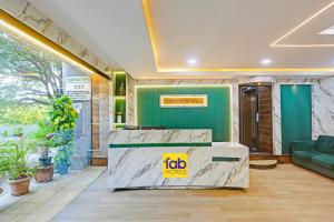 Gallery image of FabHotel Emerald Suites - Near MG Road Metro Station in Bengaluru