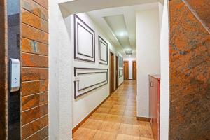 Gallery image of FabHotel Emerald Suites - Near MG Road Metro Station in Bengaluru