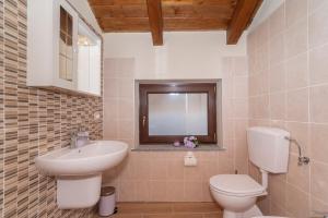 Ένα μπάνιο στο Viverone Lake - La Borgata Guesthouse x12