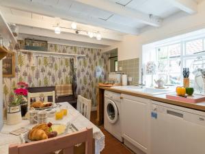 Η κουζίνα ή μικρή κουζίνα στο Brewery House Cottage