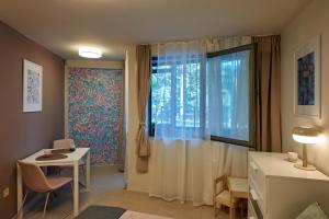 Снимка в галерията на Beauty 2 FREE PARKING в Бургас