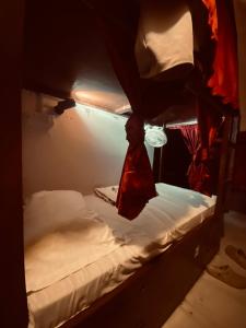 Postel nebo postele na pokoji v ubytování Cozy Inn Hostel