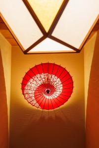 Fotografie z fotogalerie ubytování 新オープン480平方米海凪 庭園&露天風呂一日一組3名様同一料金 海歩いて1分 最大16名様 v destinaci Mitoyo