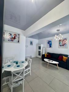 Khu vực ghế ngồi tại Happy 2 Family Lamera Residence